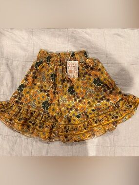 NWT! 🌸 Gardenbelle Shop Bohemian Silk Floral Ruffle Hem Mini Skirt - Yellow